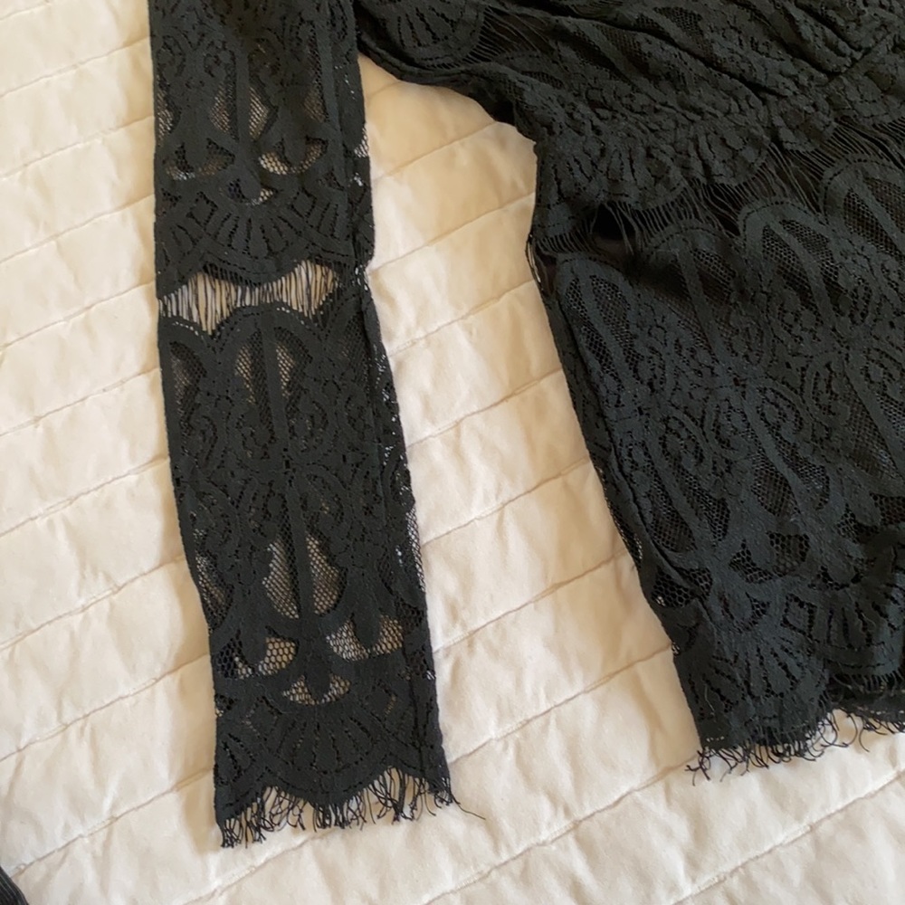 LACE ROMPER - Picture 2 of 3